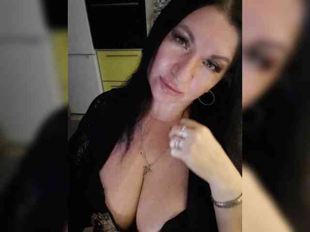 Nikoletta25 webcam