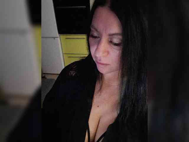 Nikoletta25 webcam
