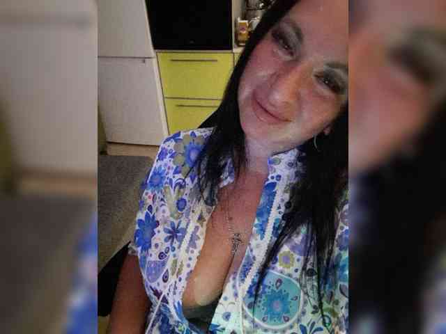 Nikoletta25 webcam
