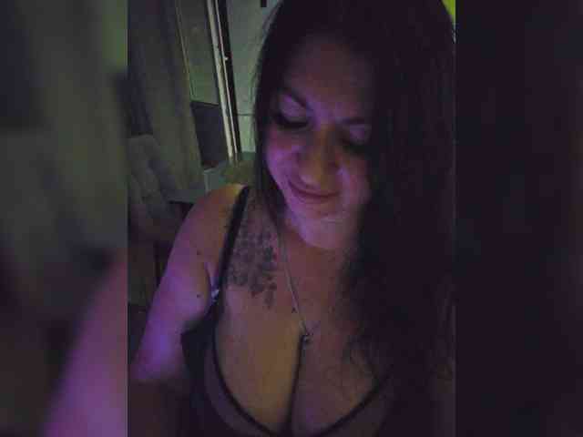 Nikoletta25 webcam