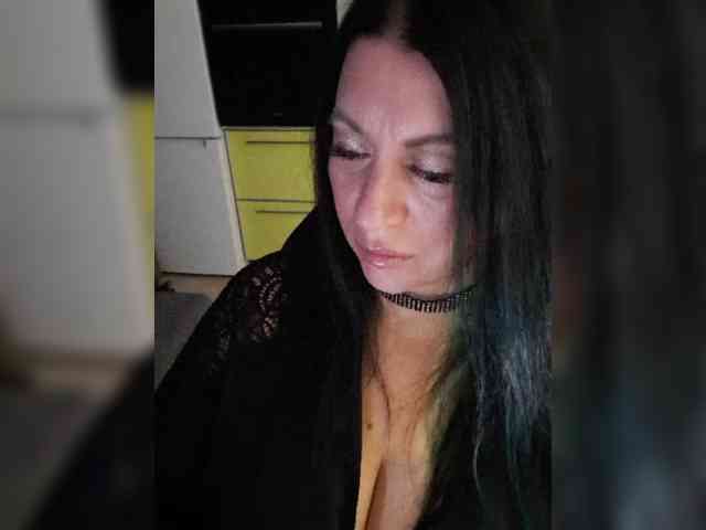 Nikoletta25 webcam