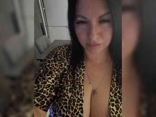 Nikoletta25 webcam