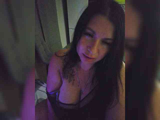 Nikoletta25 webcam