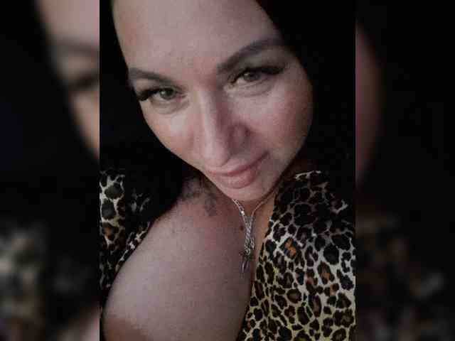 Nikoletta25 webcam