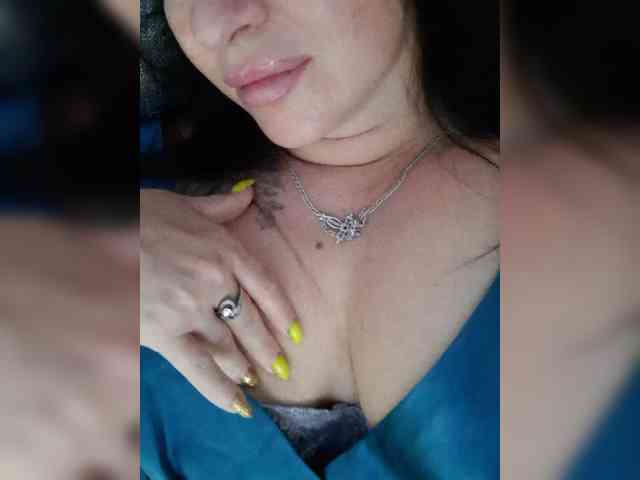 Nikoletta25 webcam