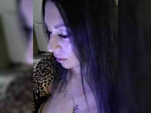 Nikoletta25 webcam