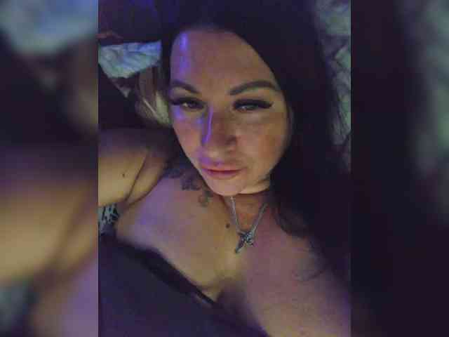 Nikoletta25 webcam