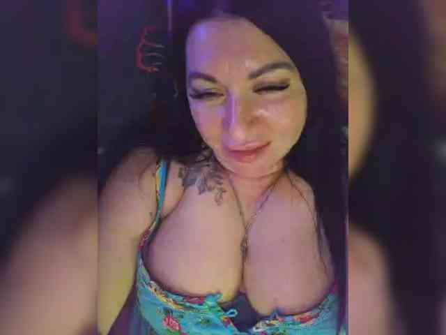 Nikoletta25 webcam