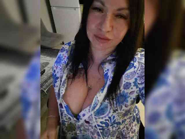 Nikoletta25 webcam