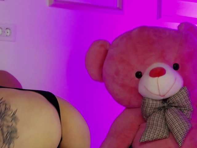AbbyWhite live cam on BongaCams