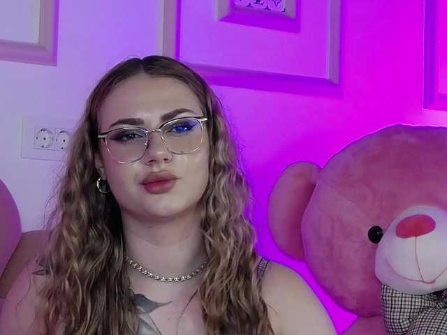 AbbyWhite live cam on BongaCams