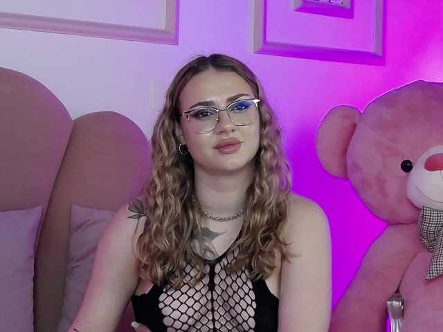 AbbyWhite live cam on BongaCams