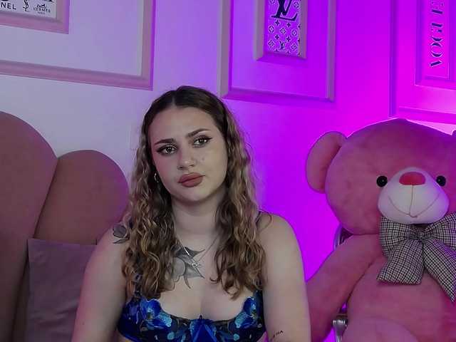 AbbyWhite live cam on BongaCams