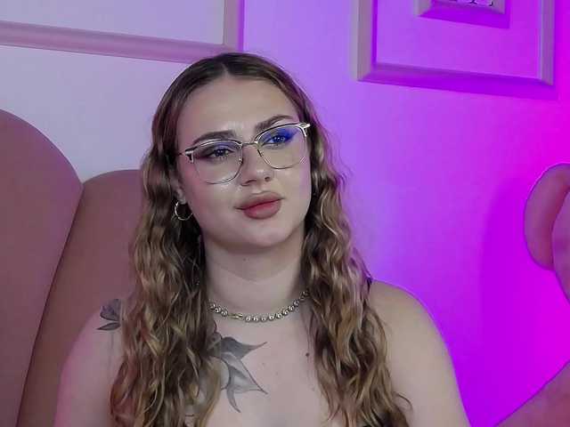 AbbyWhite live cam on BongaCams