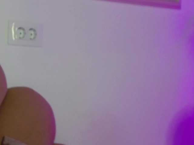 AbbyWhite live cam on BongaCams