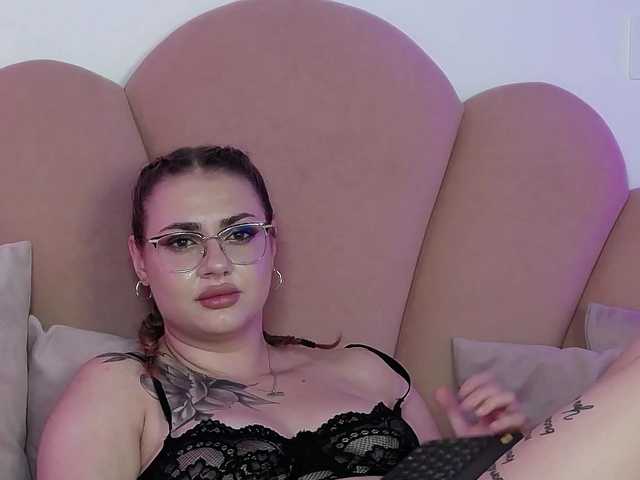 AbbyWhite live cam on BongaCams
