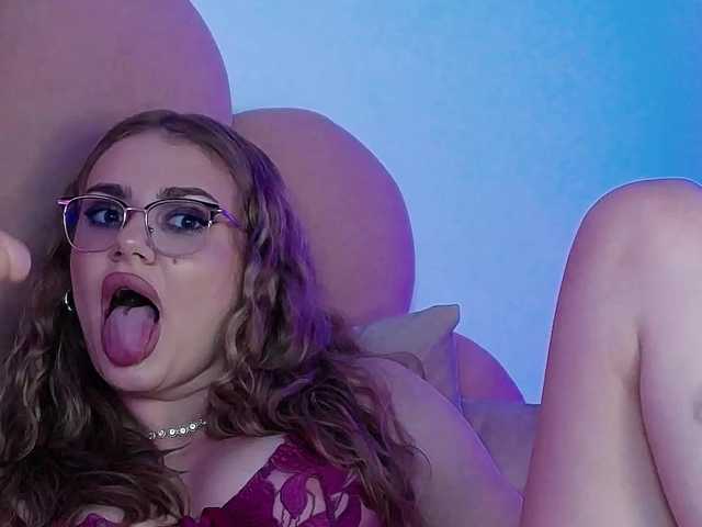 AbbyWhite live cam on BongaCams
