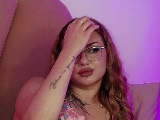 AbbyWhite live cam on BongaCams