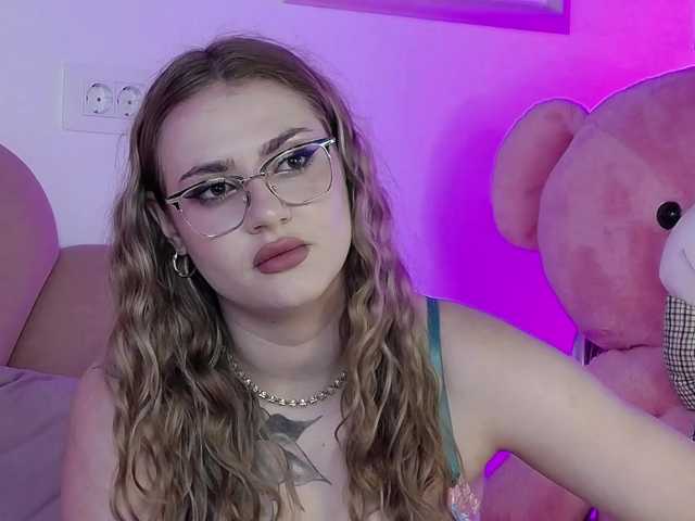 AbbyWhite live cam on BongaCams