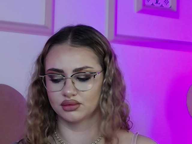 AbbyWhite live cam on BongaCams