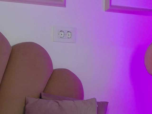 AbbyWhite live cam on BongaCams