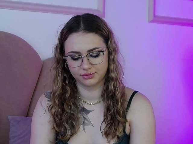 AbbyWhite live cam on BongaCams