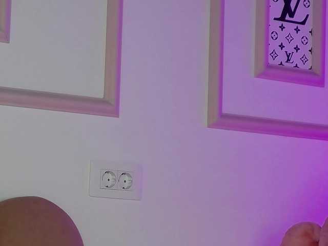 AbbyWhite live cam on BongaCams