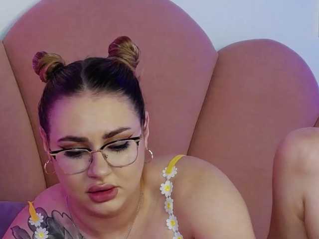 AbbyWhite live cam on BongaCams