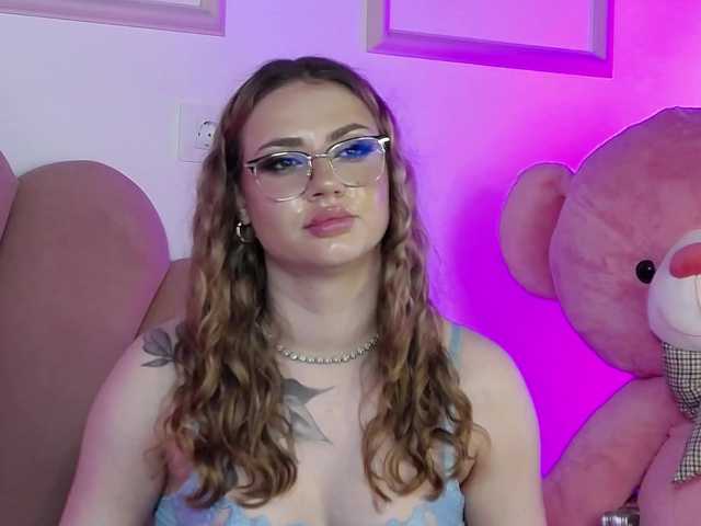 AbbyWhite live cam on BongaCams
