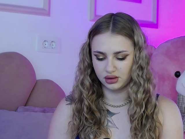 AbbyWhite live cam on BongaCams