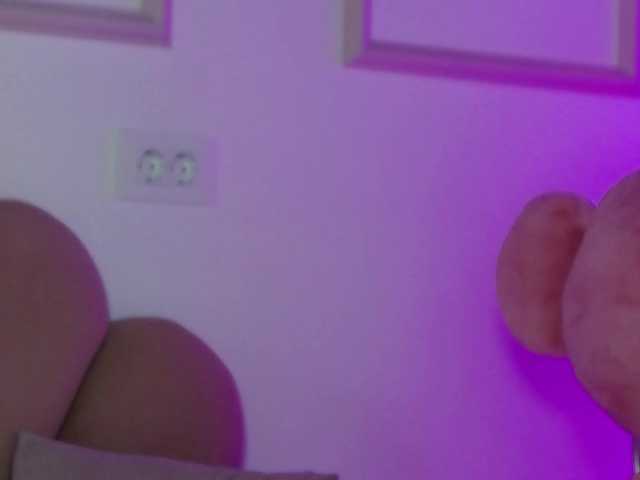 AbbyWhite live cam on BongaCams