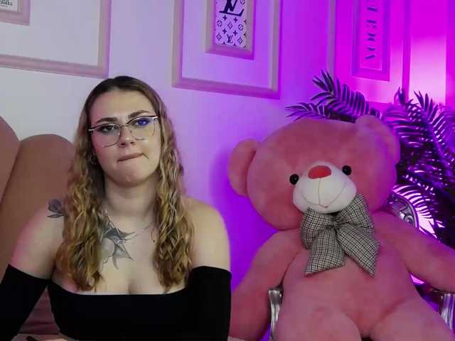 AbbyWhite live cam on BongaCams