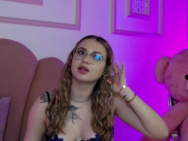 AbbyWhite live cam on BongaCams