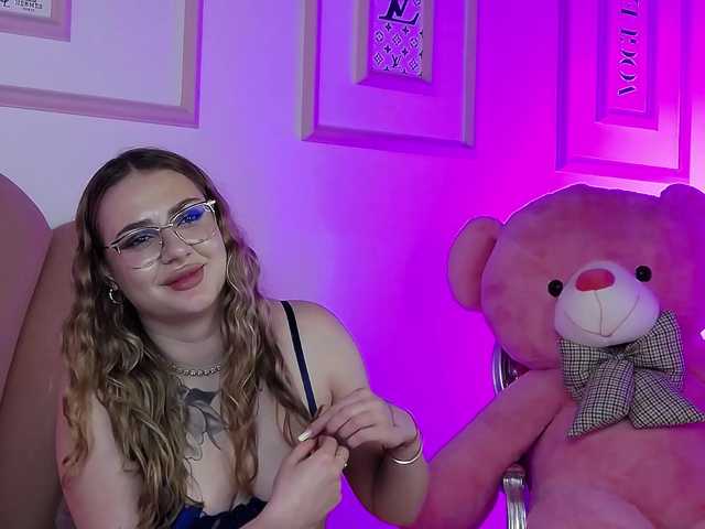AbbyWhite live cam on BongaCams