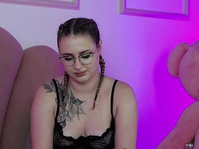 AbbyWhite live cam on BongaCams