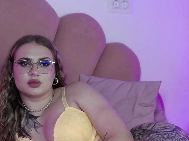 AbbyWhite live cam on BongaCams