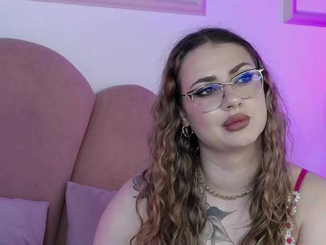 AbbyWhite live cam on BongaCams