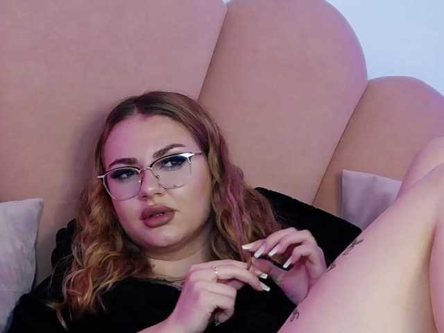 AbbyWhite live cam on BongaCams