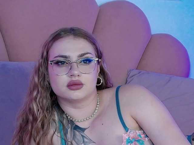 AbbyWhite live cam on BongaCams