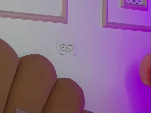 AbbyWhite live cam on BongaCams