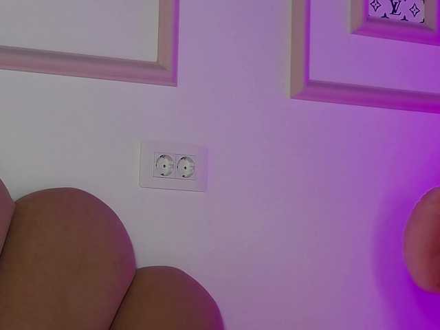 AbbyWhite live cam on BongaCams