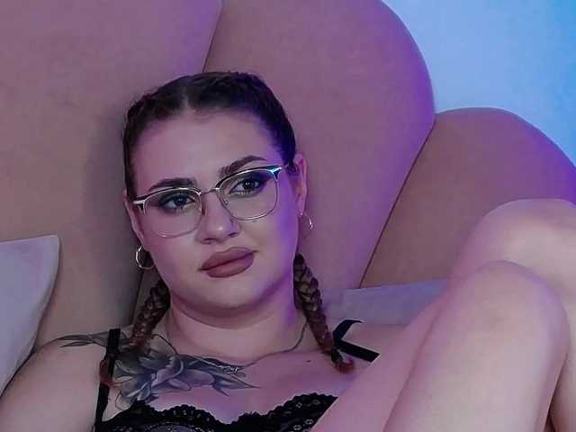 AbbyWhite live cam on BongaCams