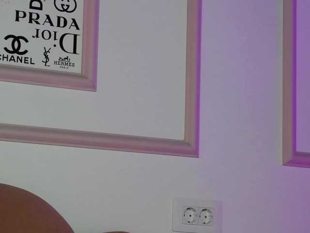 AbbyWhite live cam on BongaCams