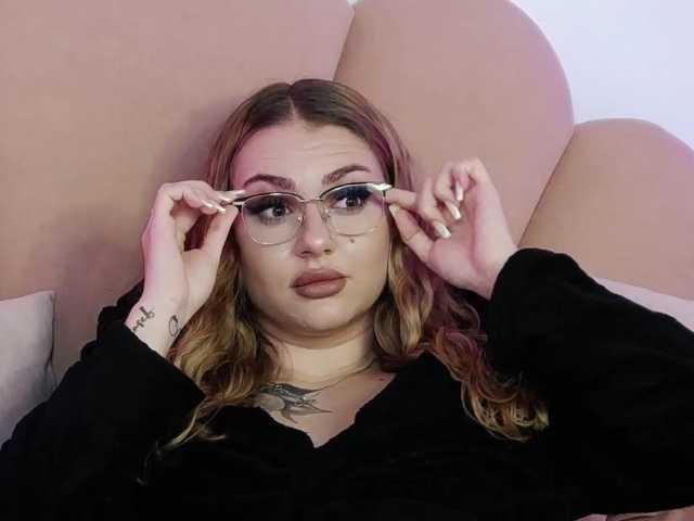 AbbyWhite live cam on BongaCams