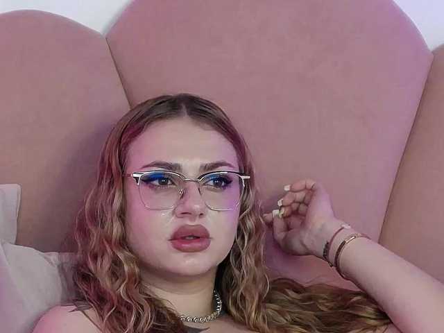 AbbyWhite live cam on BongaCams