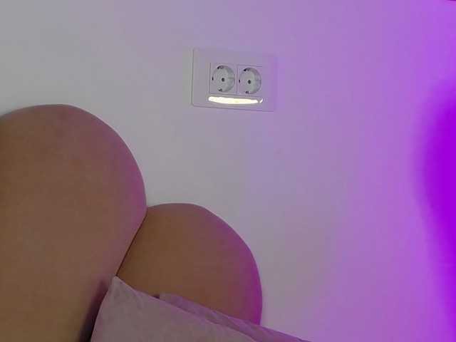 AbbyWhite's BongaCams show and profile