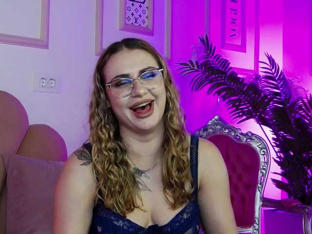 AbbyWhite live cam on BongaCams