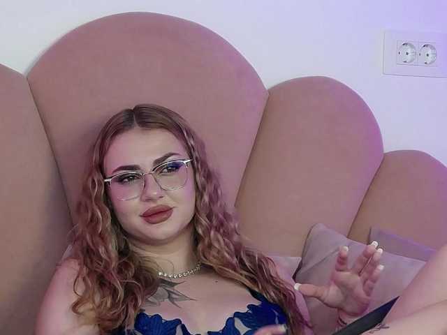 AbbyWhite live cam on