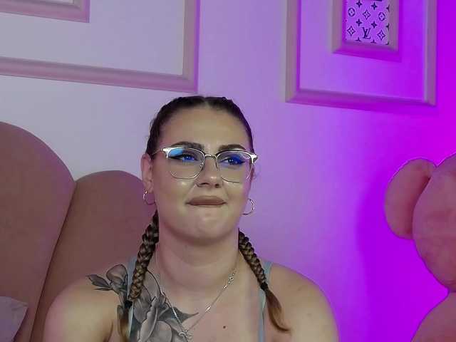 AbbyWhite live cam on BongaCams