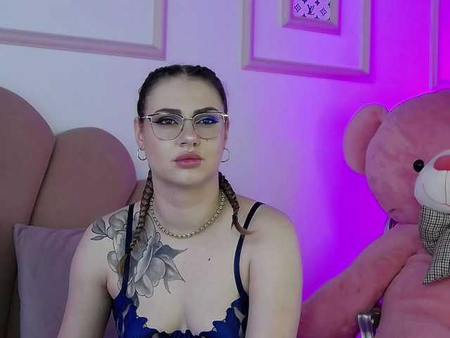 AbbyWhite live cam on BongaCams